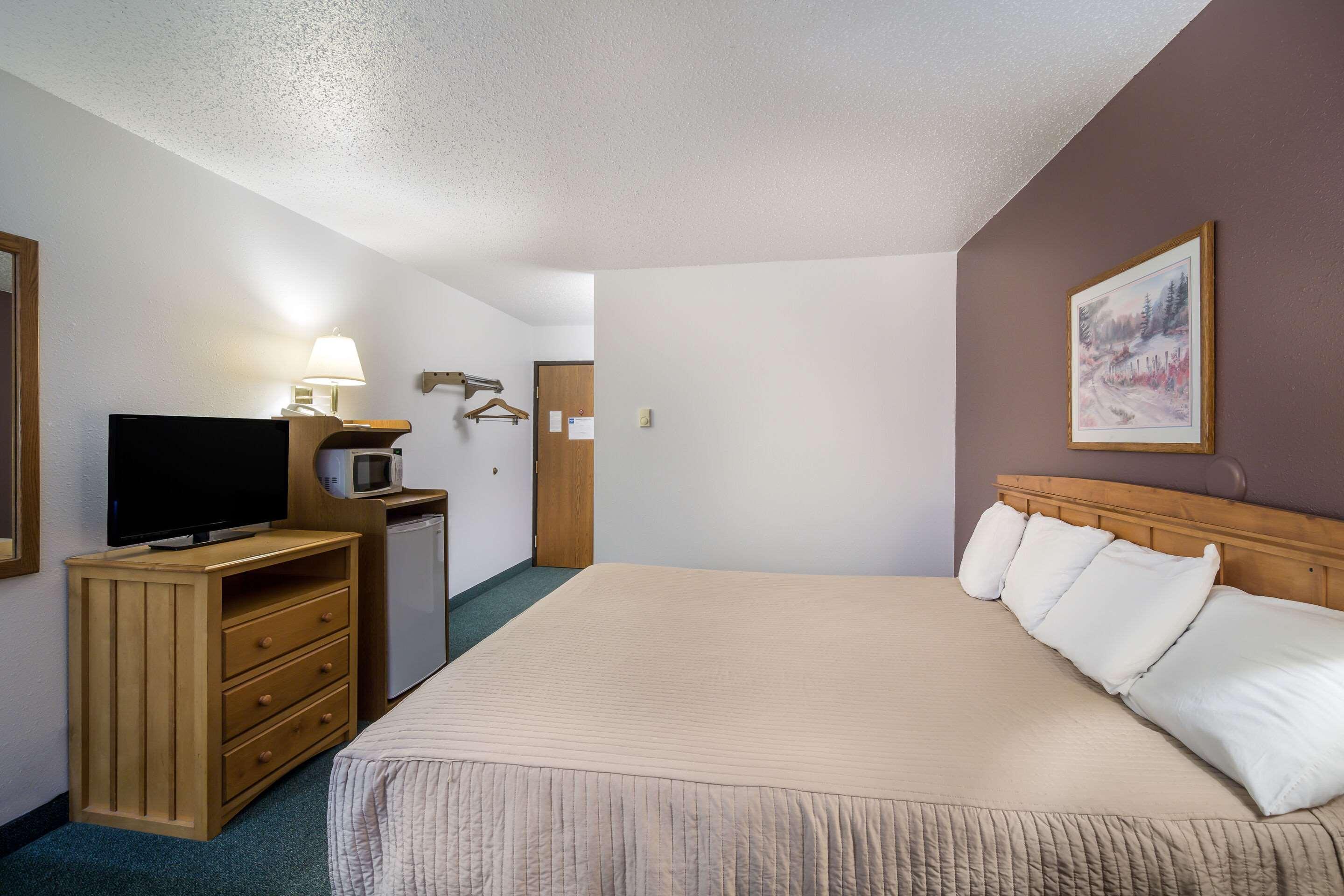 Rodeway Inn Gateway To Medora T-Roosevelt & Makoshika State Park Wibaux エクステリア 写真