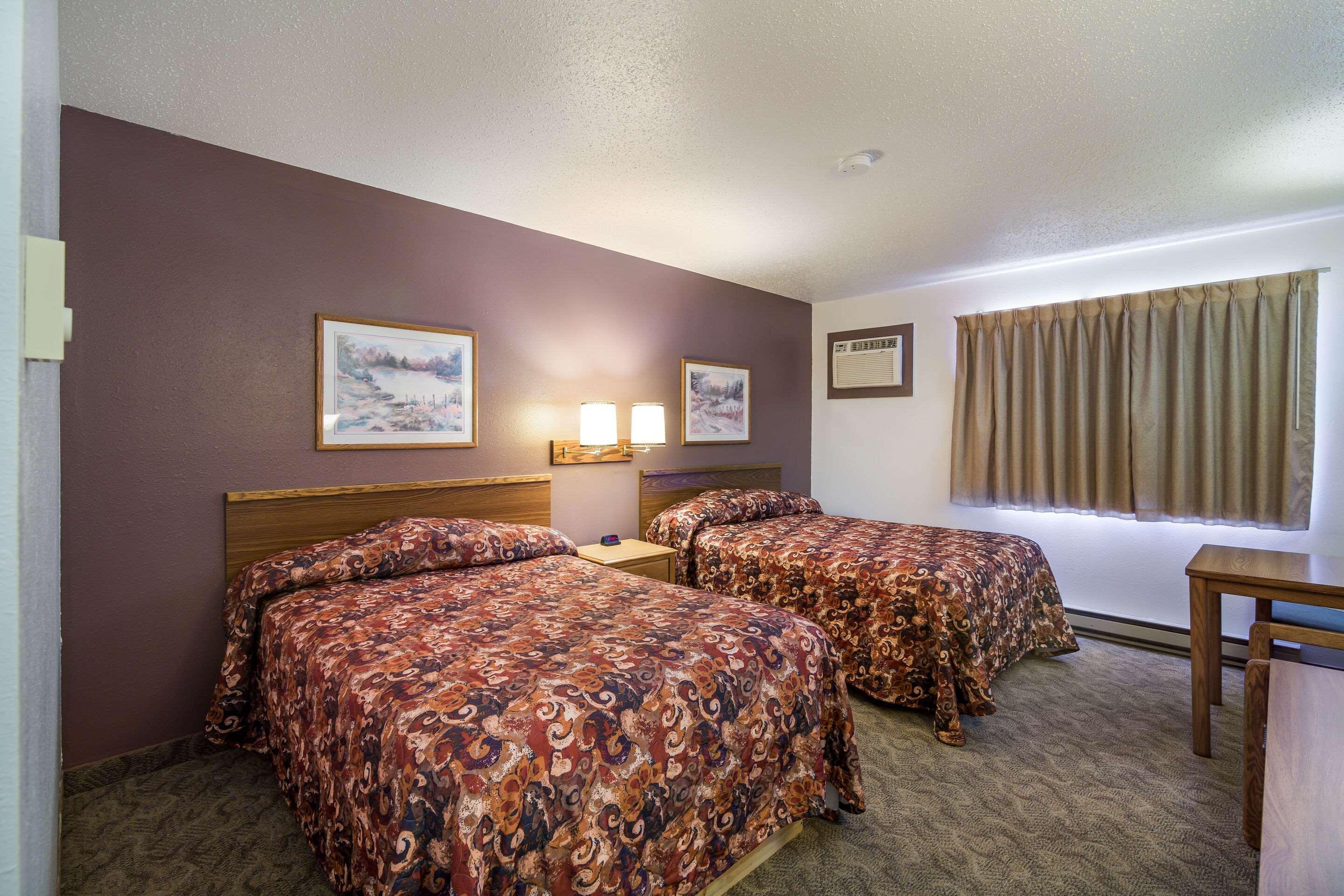Rodeway Inn Gateway To Medora T-Roosevelt & Makoshika State Park Wibaux エクステリア 写真