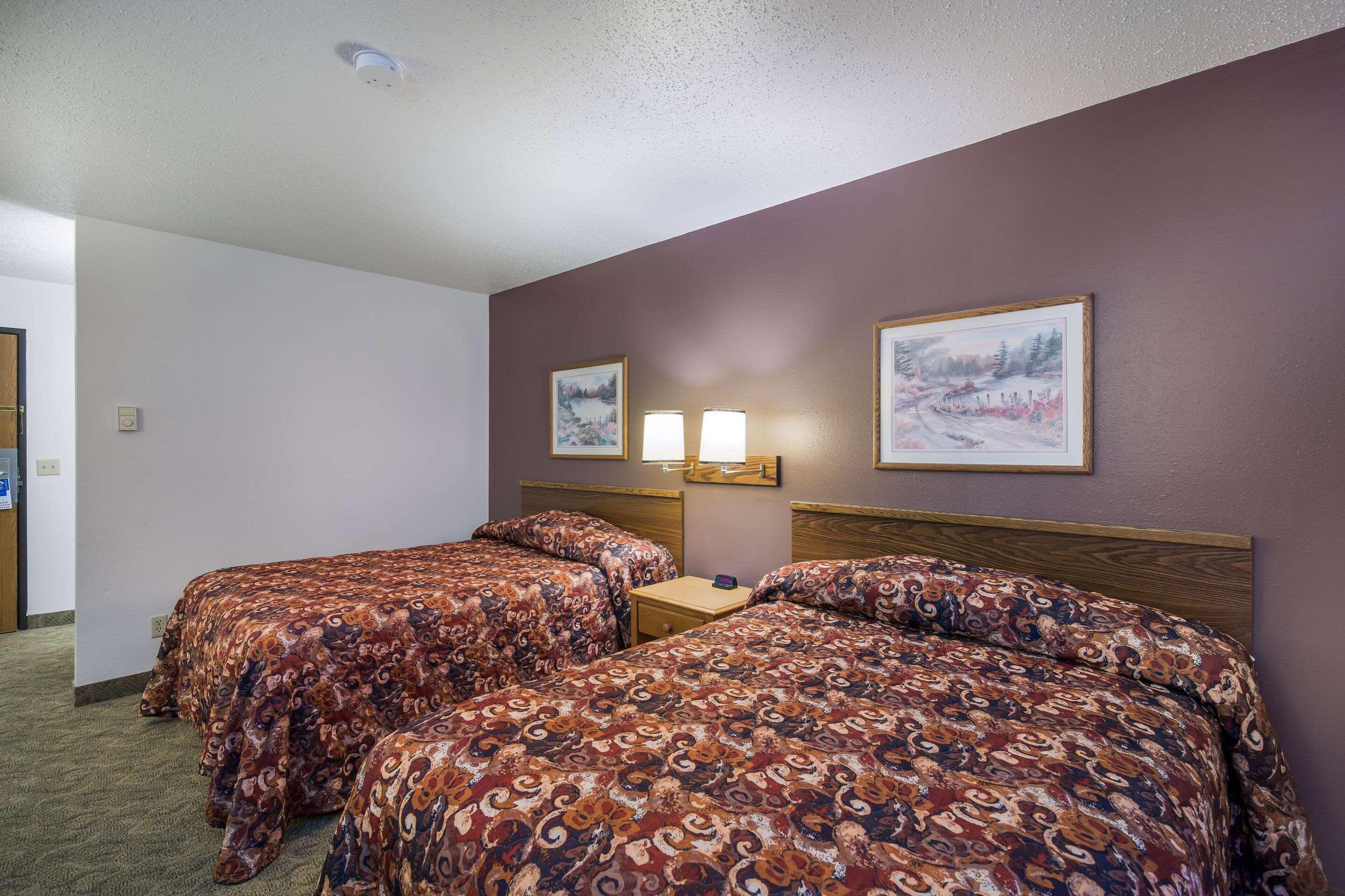 Rodeway Inn Gateway To Medora T-Roosevelt & Makoshika State Park Wibaux エクステリア 写真
