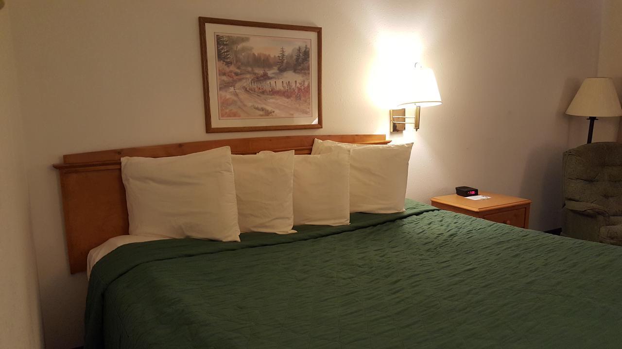 Rodeway Inn Gateway To Medora T-Roosevelt & Makoshika State Park Wibaux エクステリア 写真