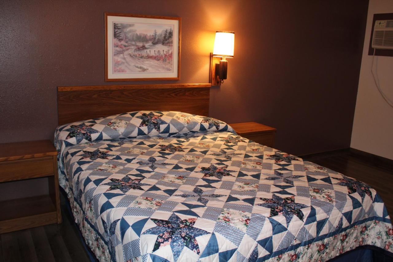 Rodeway Inn Gateway To Medora T-Roosevelt & Makoshika State Park Wibaux エクステリア 写真